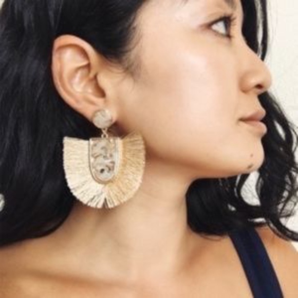 <50% 2+Jewelry>FARRAH Fringe Earrings BRN/TORT - Picture 3 of 4